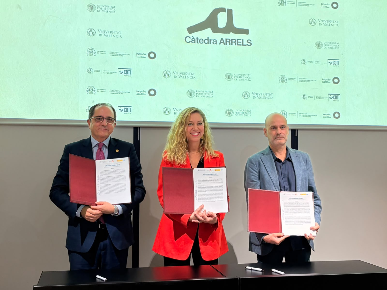 D'esquerra a dreta: Juan Luis Gandía, Elisa Rivero i Jordi Mazón.